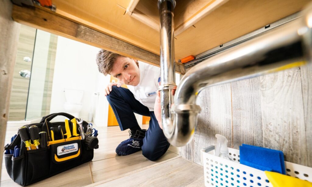 What You Need To Do Before An Emergency Plumber Arrives